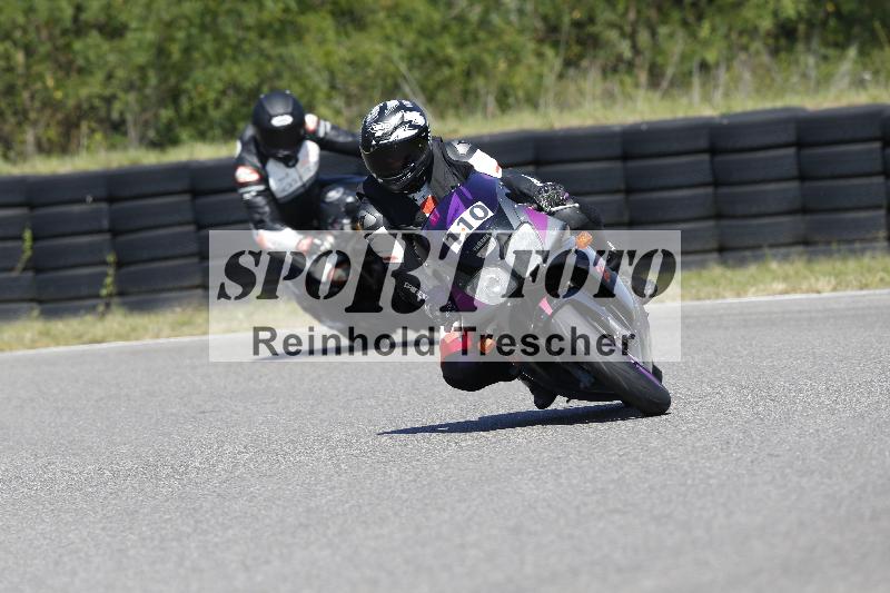 /Archiv-2025/48 25.08.2025 Cornu Master School ADR/rot-rouge/110